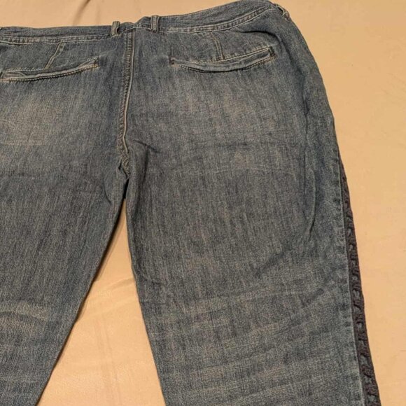 FREE PEOPLE Jeans Womens 25 Medium Wash Denim Button Fly Slight Crease at Waist - Picture 12 of 14